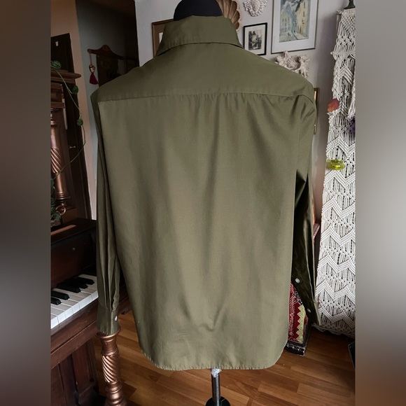 5 for $25 Earth music and ecology kaki shirt - Picture 4 of 8